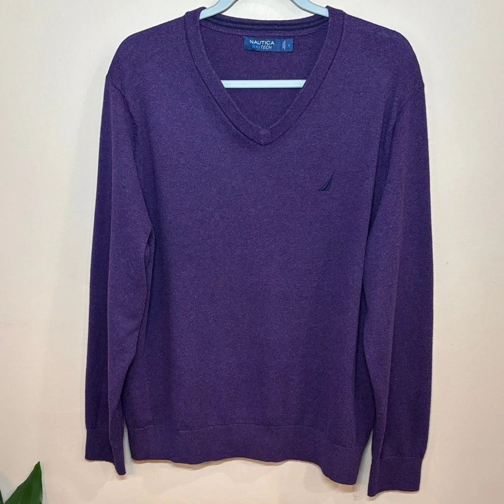 Nautica Men's V-Neck Sweater in Rich Heathered Purple, Large